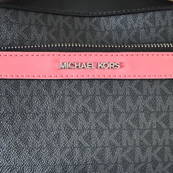 Michael Kors Black and Pink Messenger Bag - Picture 3 of 9